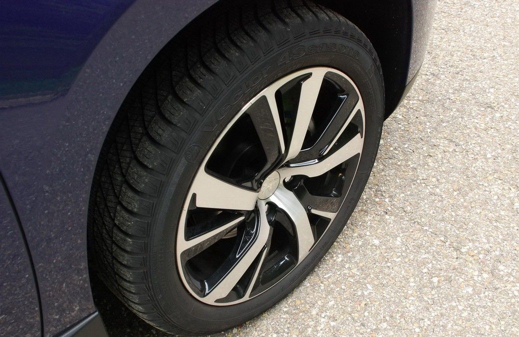 YEN PEUGEOT 2008 AVRUPA'DA YOLLARDA RESM GALERS