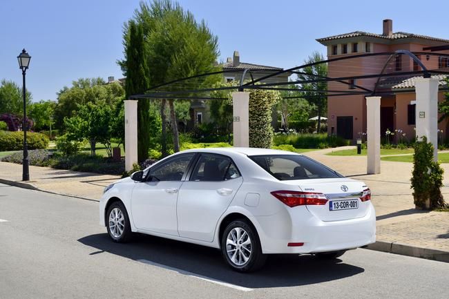 YEN TOYOTA COROLLA AYRINTILI RESM GALERS