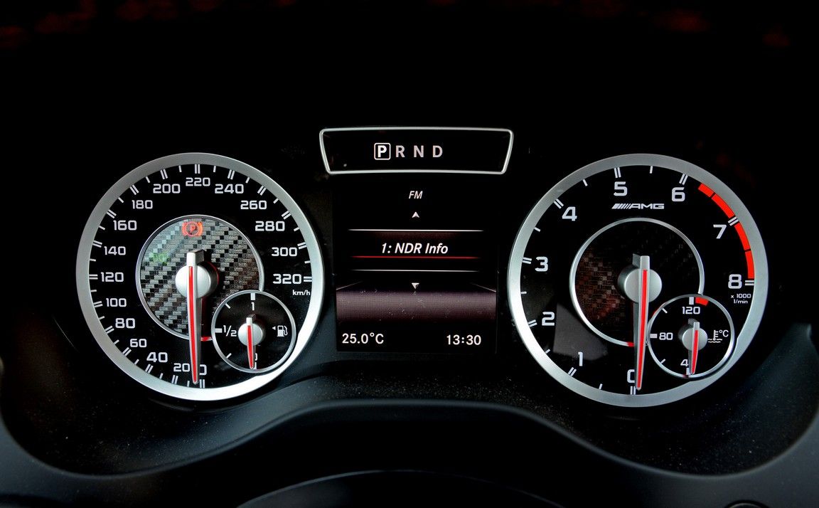 MERCEDES A45 AMG RESM GALERS