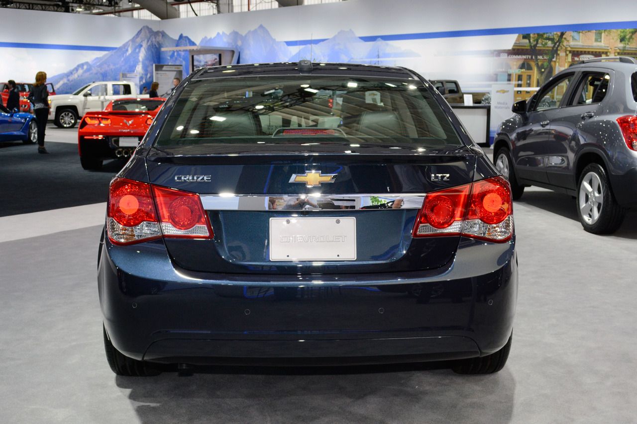 YEN MAKYAJLI CHEVROLET CRUZE NEW YORK FUARI RESM GALERS