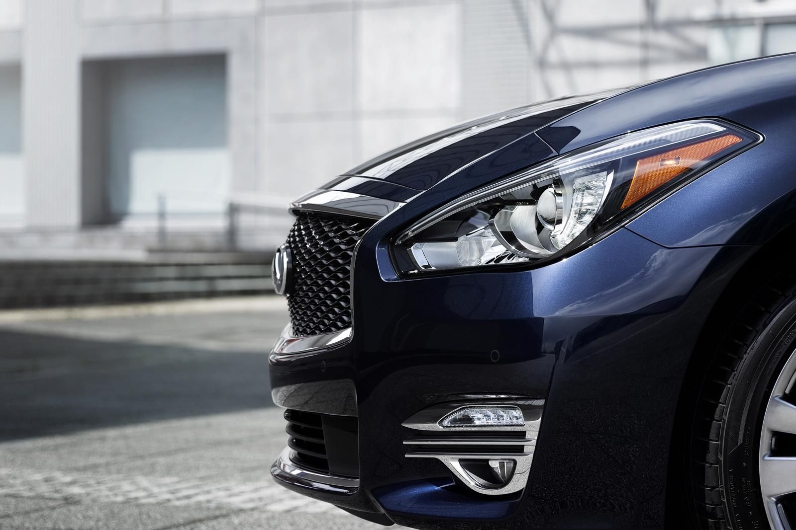 INFINITI Q70L RESM GALERS