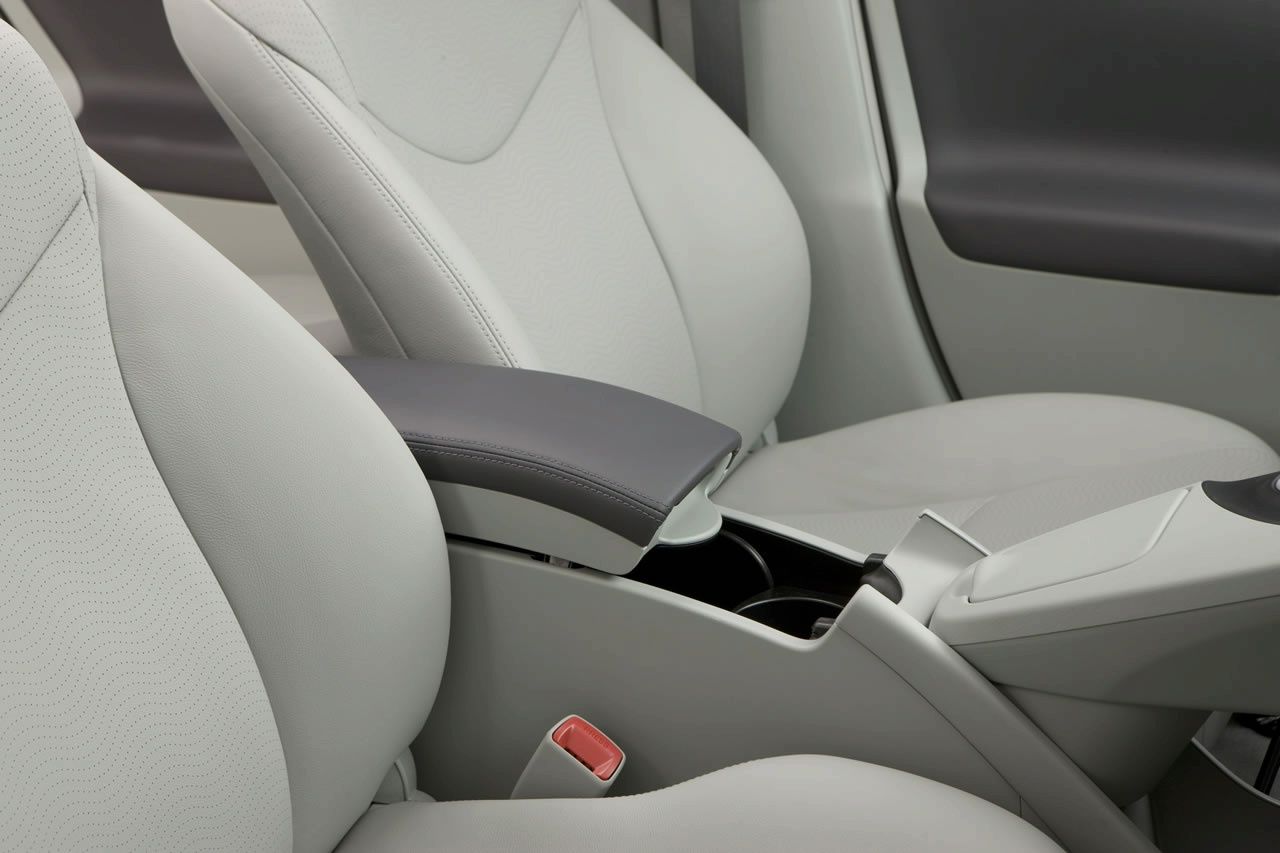 TOYOTA PRUS (2010) GALER