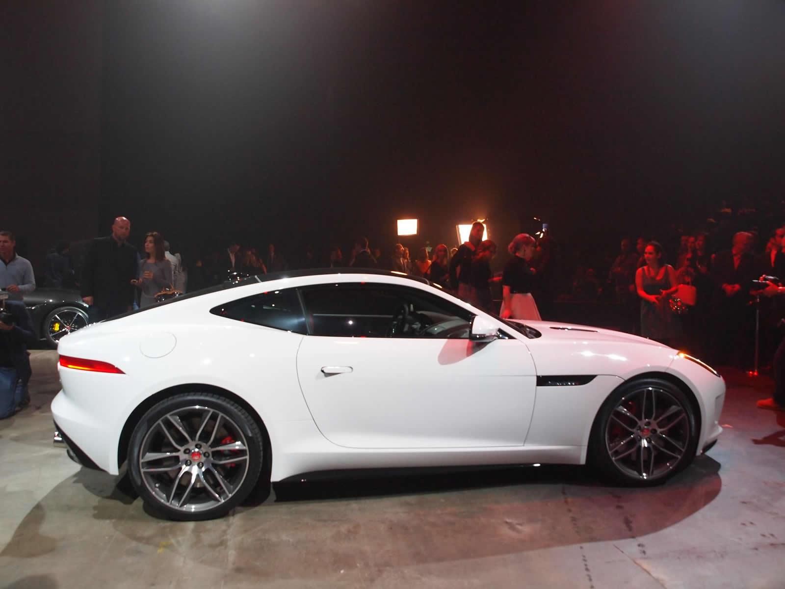 JAGUAR F-TYPE COUPE R RESM GALERS