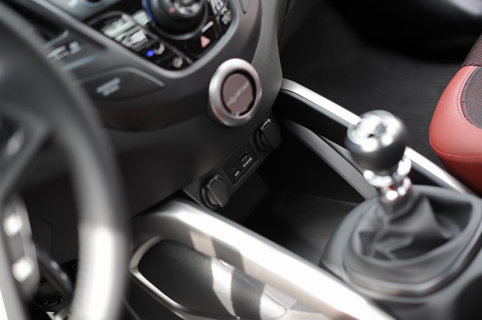 HYUNDA VELOSTER TURBO R SPEC RESM GALERS