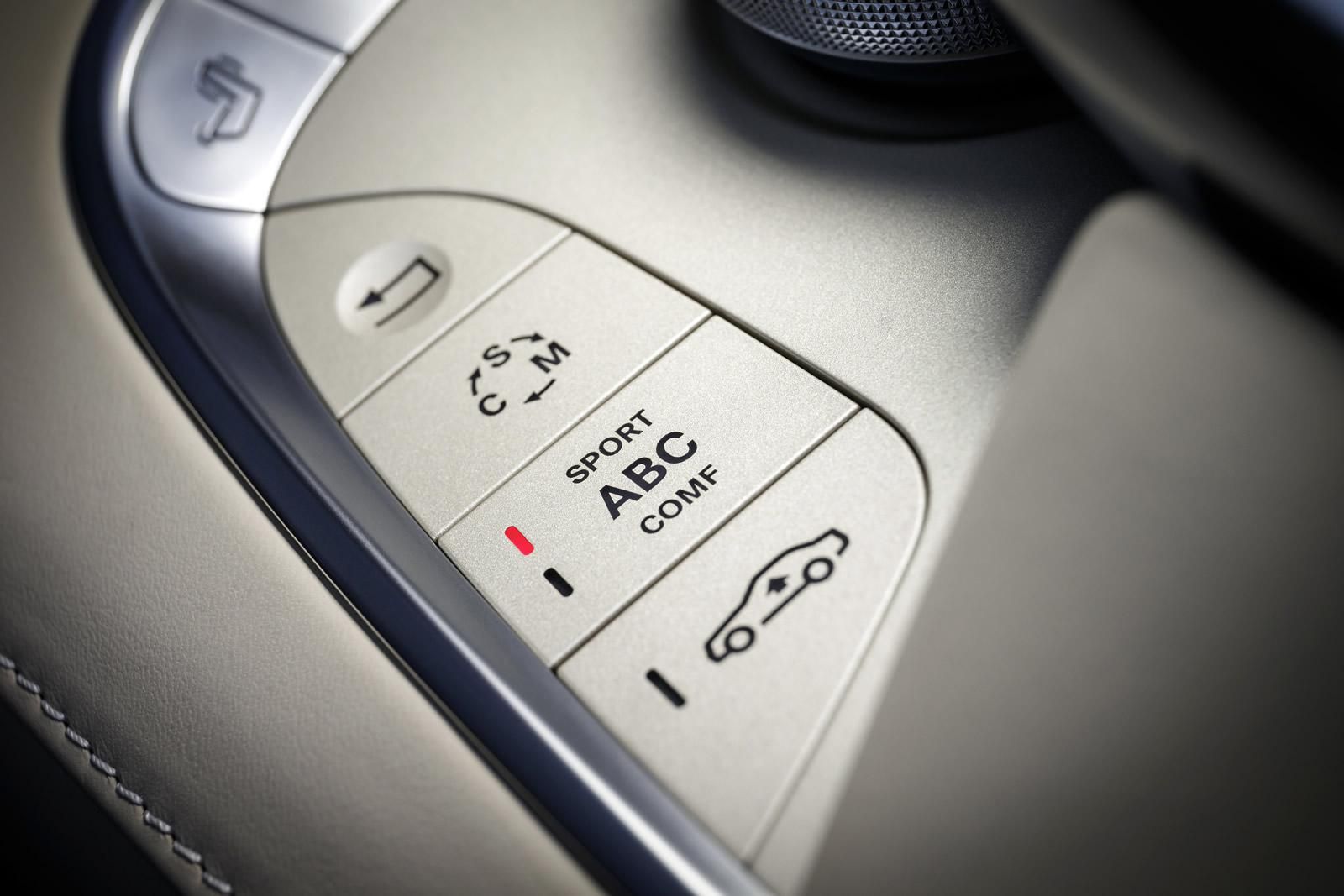 YEN MERCEDES S65 AMG RESM FOTORAF GALERS