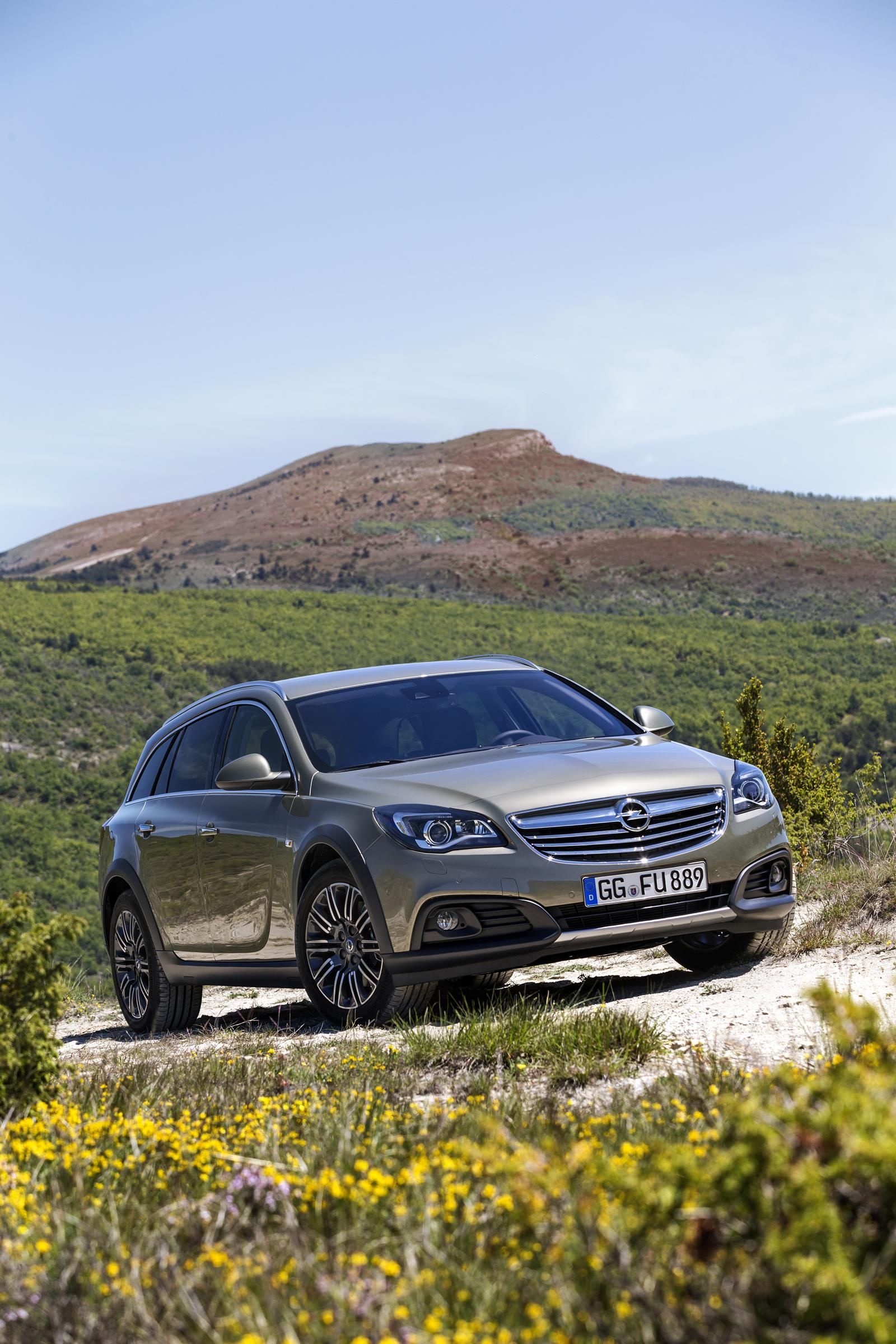 YEN OPEL NSGNA COUNTRY TOURER RESM GALERS