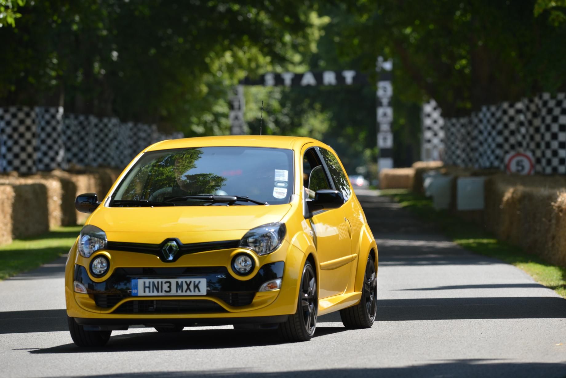 RENAULT SPORT MODELLER GOODWOOD GALER