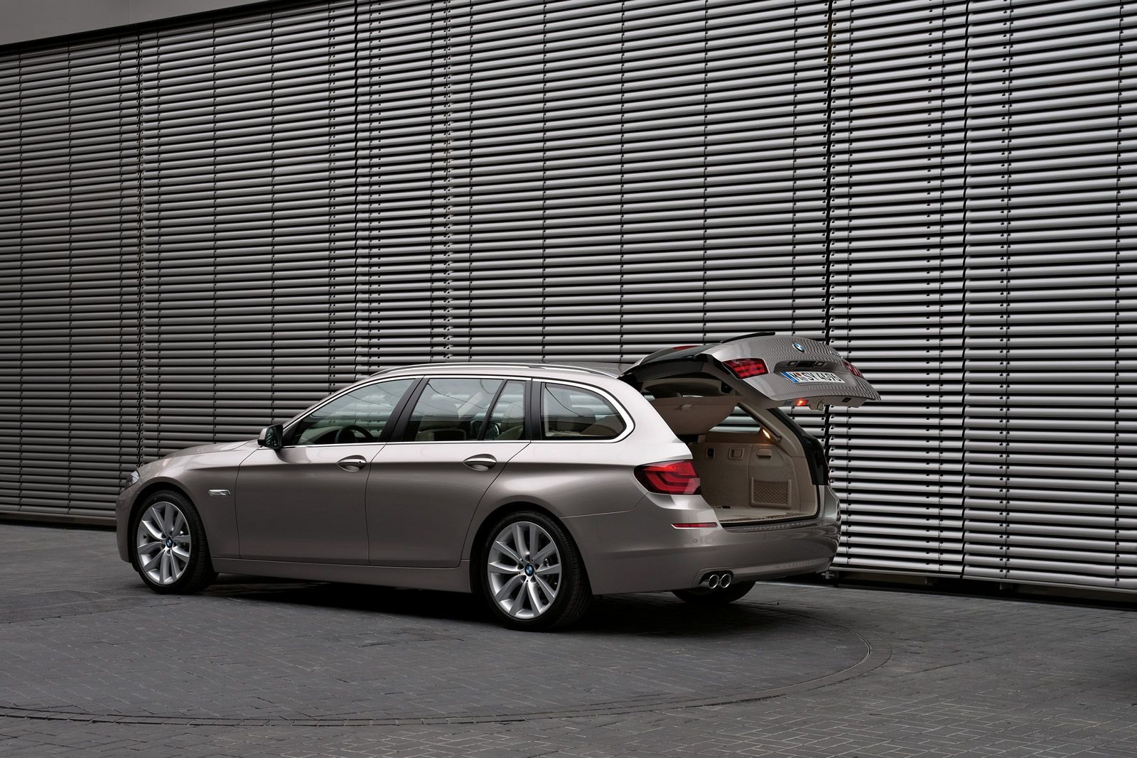 BMW 5 TOURING GALER