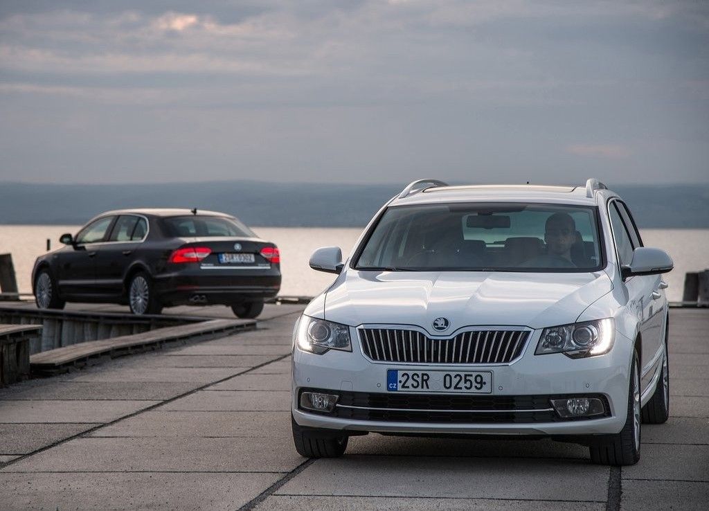 YEN MAKYAJLI SKODA SUPERB GALER 2