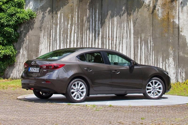 YEN MAZDA 3 SEDAN AYRINTILI RESM GALER