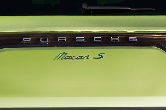YEN PORSCHE MACAN GALER