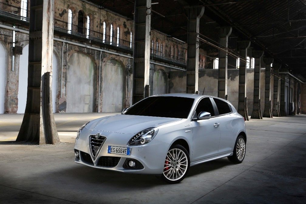 YEN 2014 ALFA ROMEO GULETTA TRKYE'DE RESM GALERS