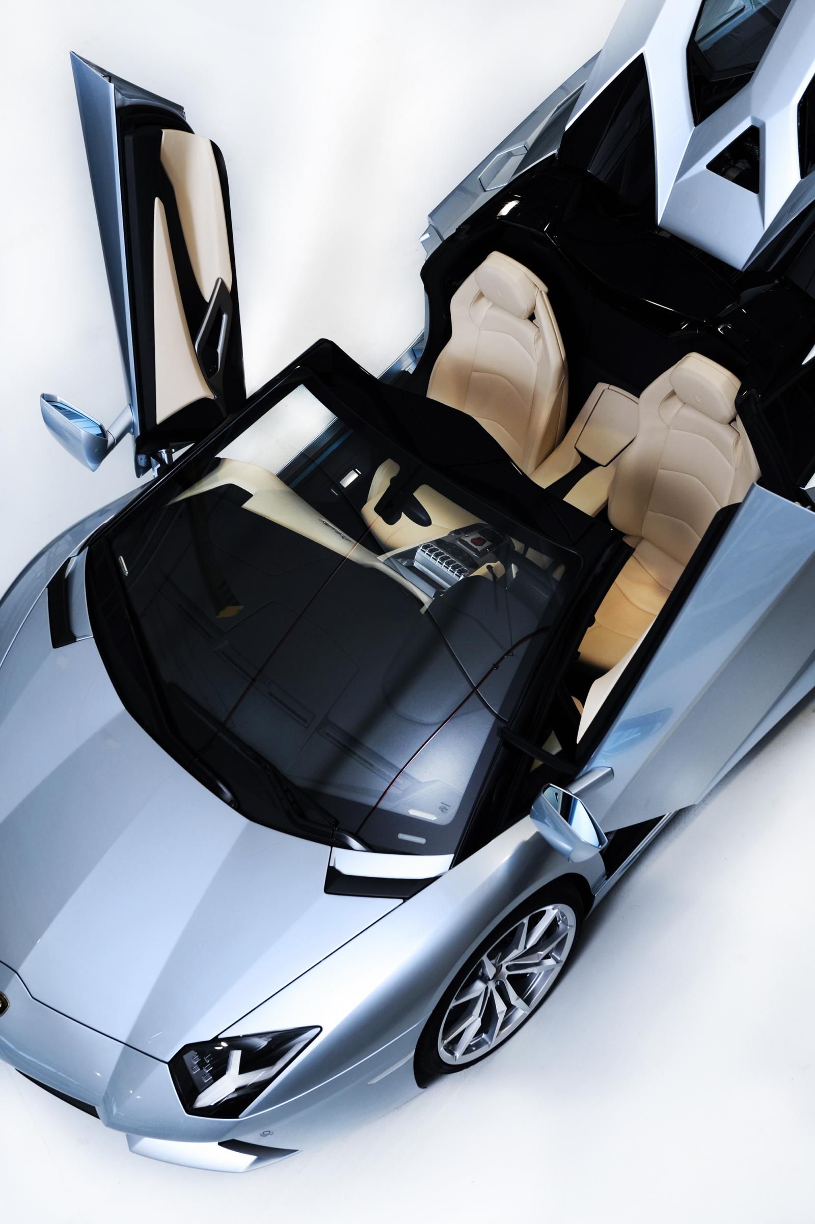LAMBORGHN AVENTADOR ROADSTER GALER