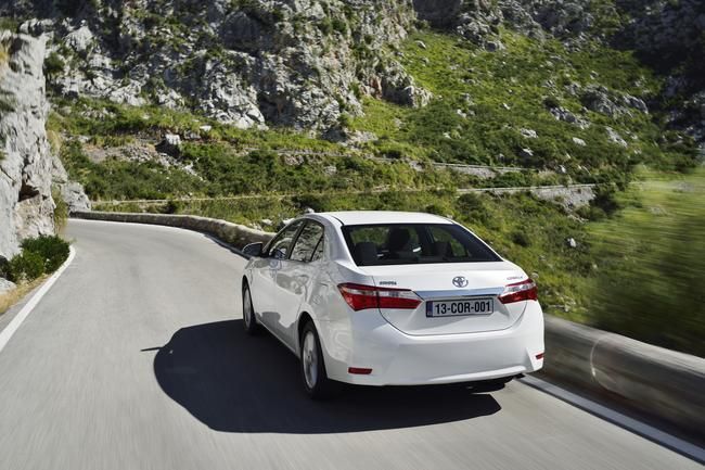 YEN TOYOTA COROLLA AYRINTILI RESM GALERS