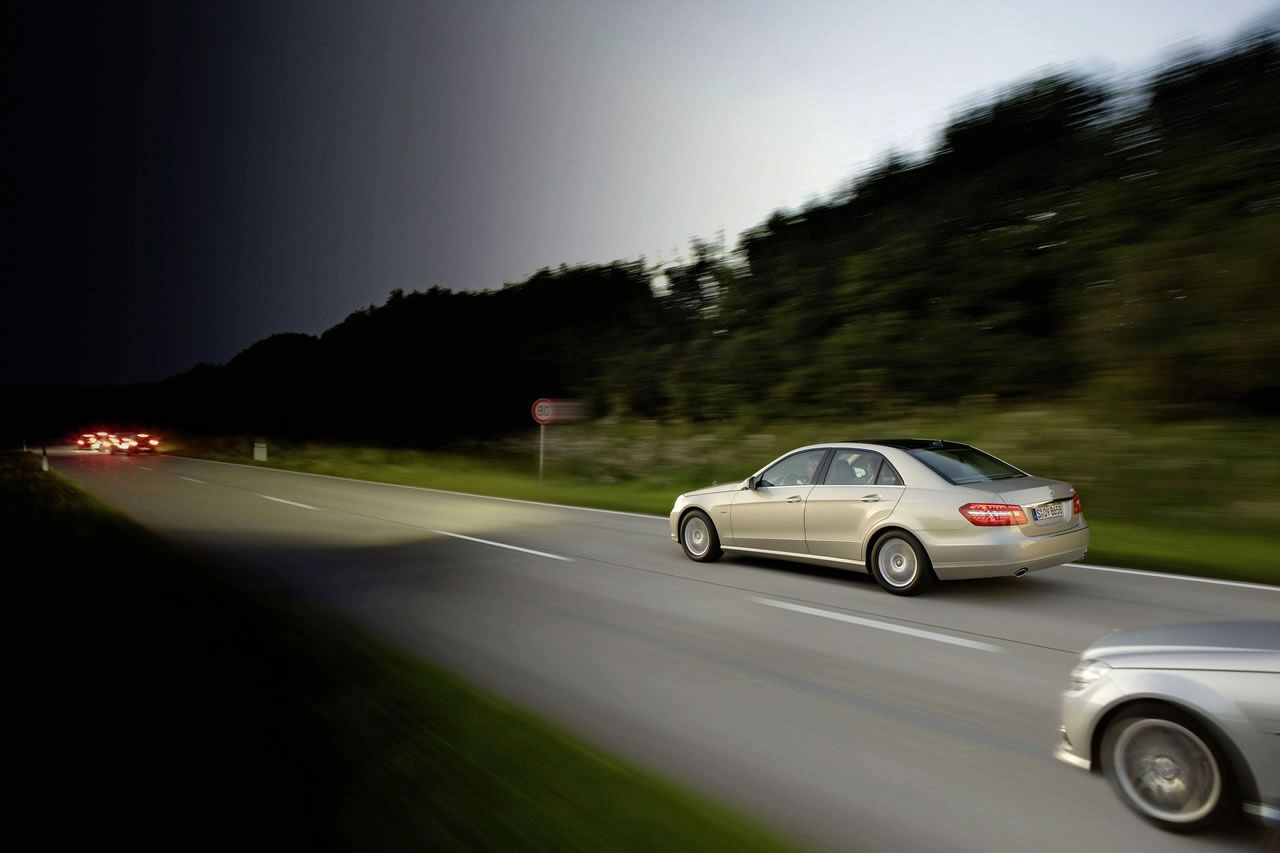 MERCEDES E SEDAN (2010)