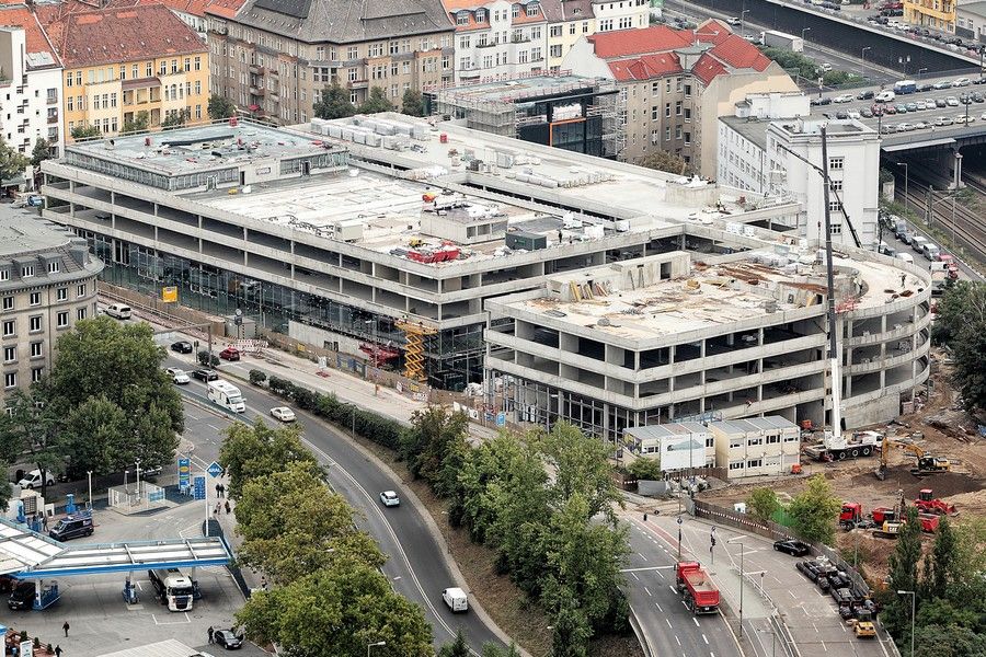 BMW'NN BERLNDE YAPILANDEV BAYS RESM GALERS