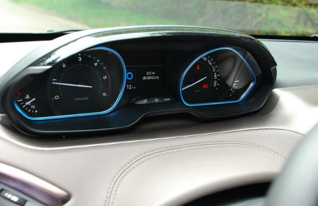 YEN PEUGEOT 2008 AVRUPA'DA YOLLARDA RESM GALERS