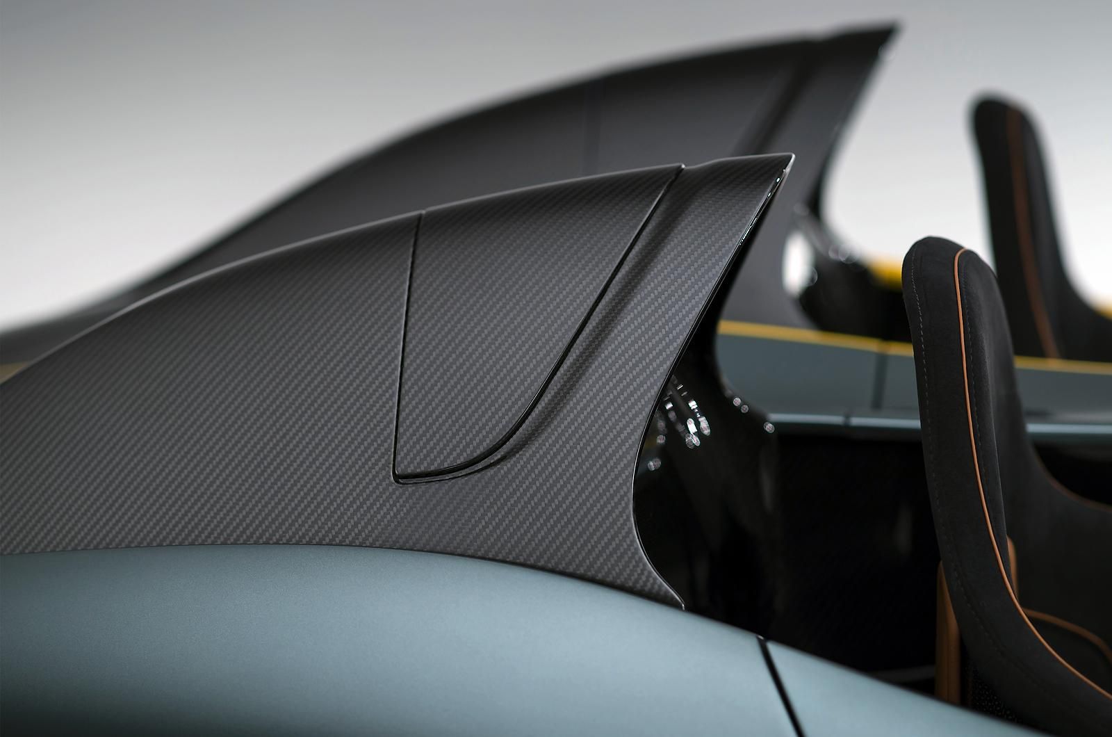 ASTON MARTN CC100 KONSEPT GALER 