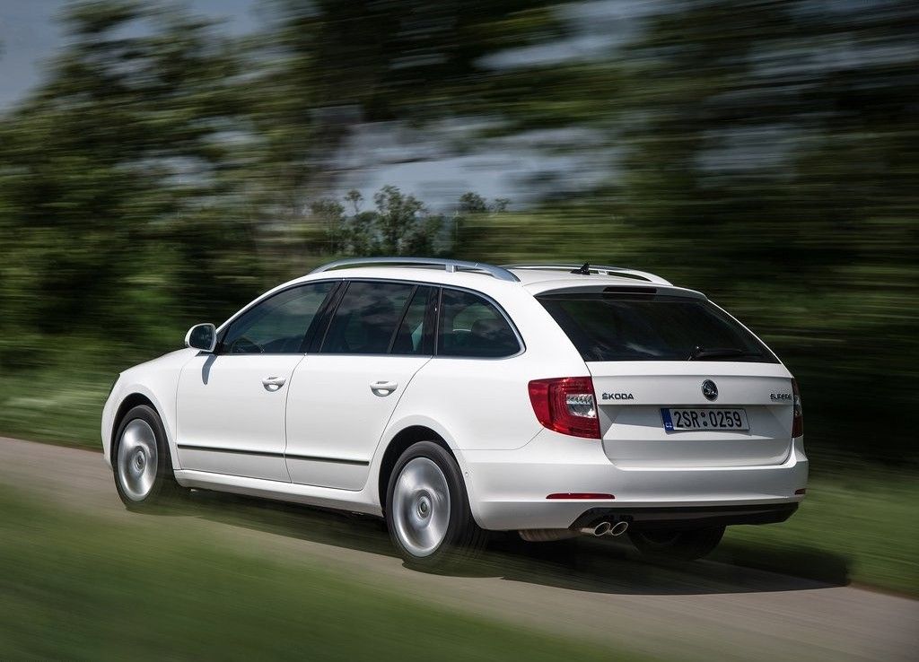 YEN MAKYAJLI SKODA SUPERB COMB GALER