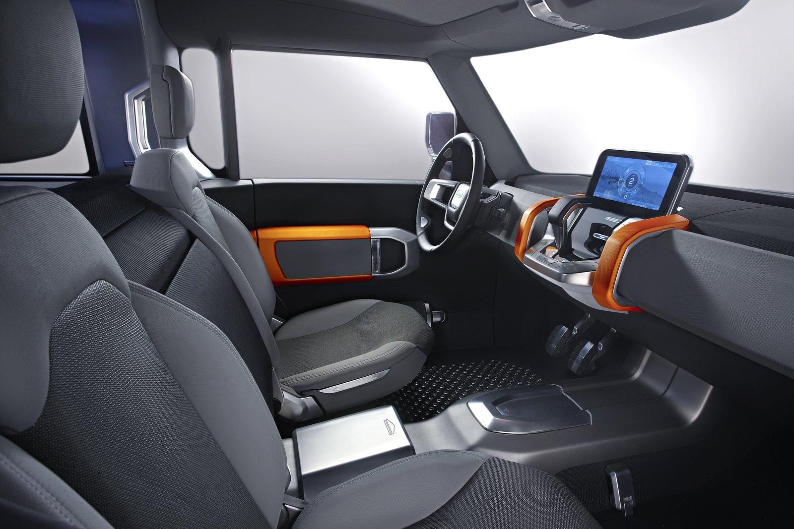 YEN LAND ROVER DEFENDER DC100 RESM GALER