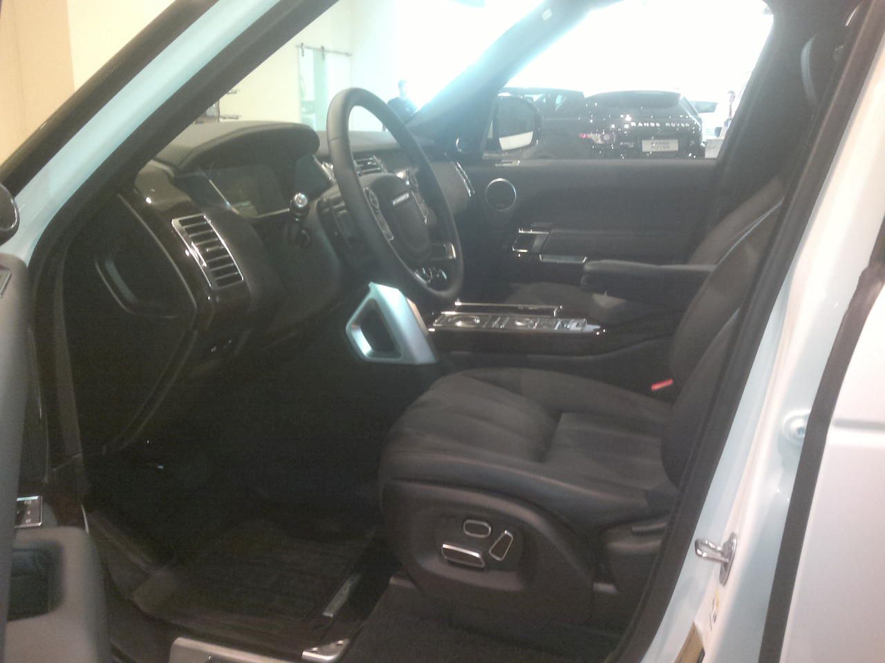 RANGE ROVER SATITA RESM GALERS