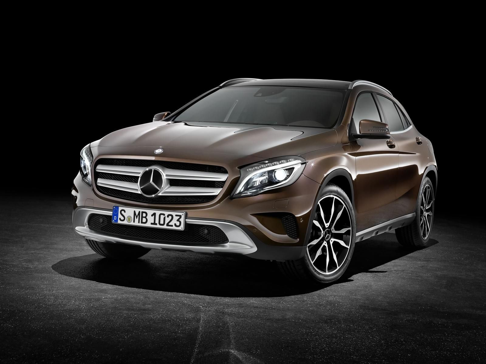 YEN MERCEDES GLA RESM FOTORAF GALERS