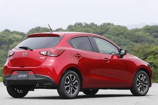 YEN 2015 MAZDA2 / DEMO LK RESM GALERS