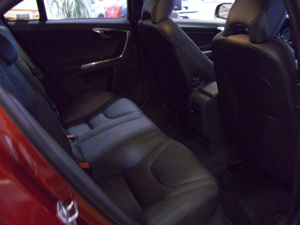 YEN MAKYAJLI 2014 VOLVO S60 SATITA RESM GALERS