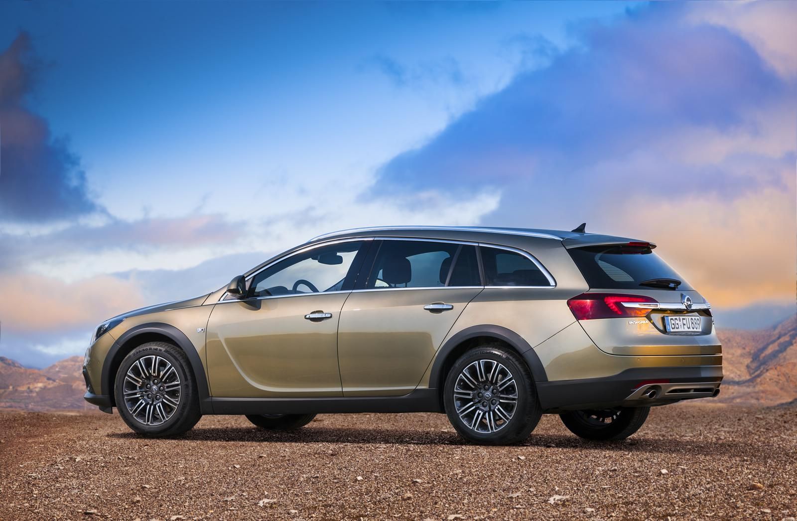 YEN OPEL NSGNA COUNTRY TOURER RESM GALERS
