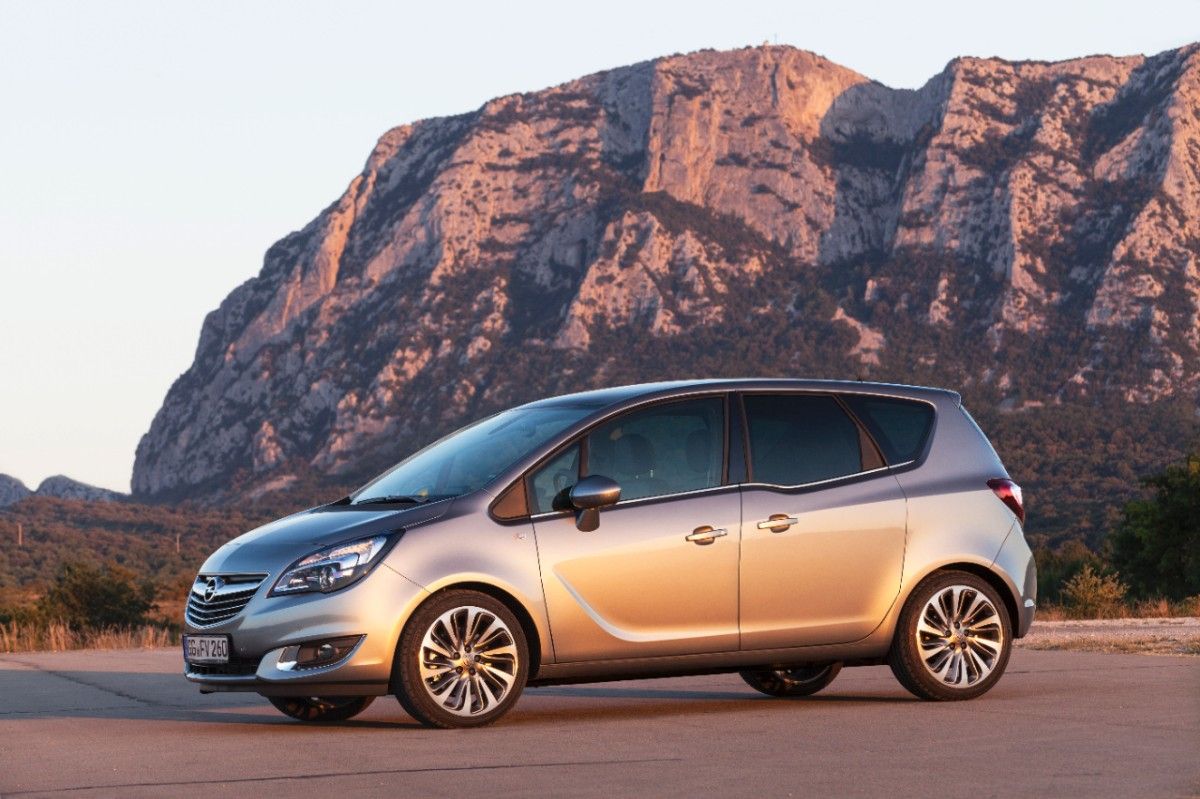 YEN 2014 MAKYAJLI OPEL MERVA RESM GALERS