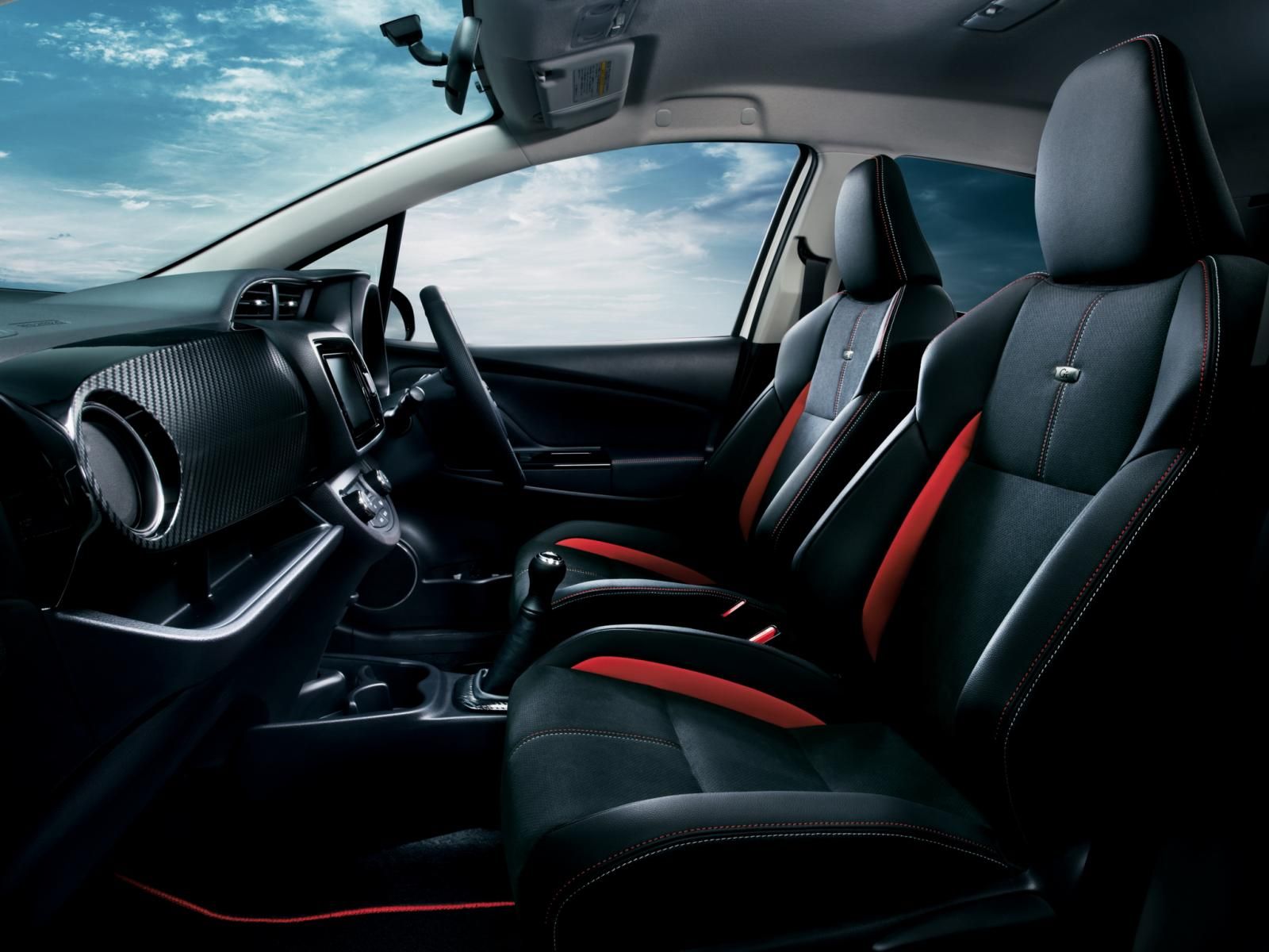 YEN MAKYAJLI TOYOTA YARS 2014 LK RESM GALERS