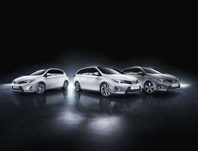 YEN TOYOTA AURS TOURNG SPORTS RESM FOTORAF GALERS