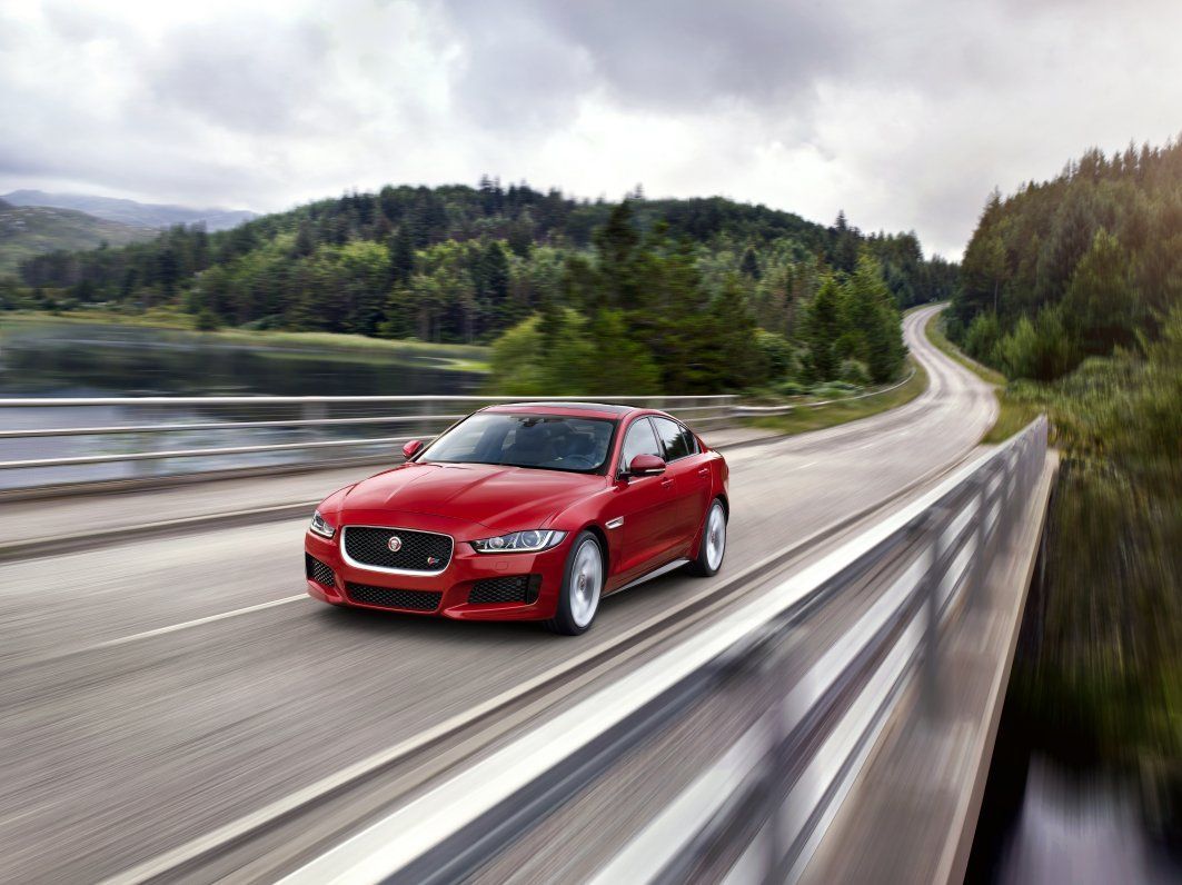 YEN 2015 JAGUAR XE LK RESM GALERS