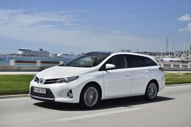 YEN TOYOTA AURS TOURNG SPORTS RESM FOTORAF GALERS