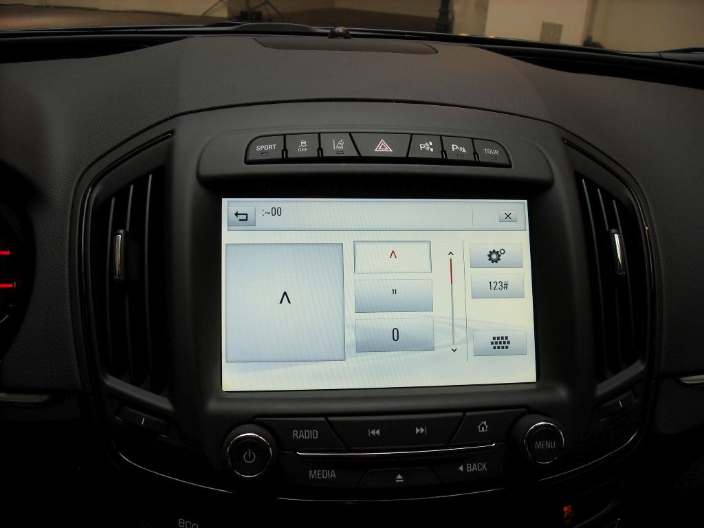 YEN MAKYAJLI OPEL NSGNA  MEKAN RESMLER