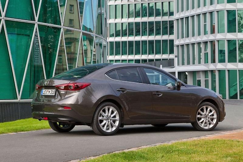 YEN MAZDA 3 SEDAN AYRINTILI RESM GALER