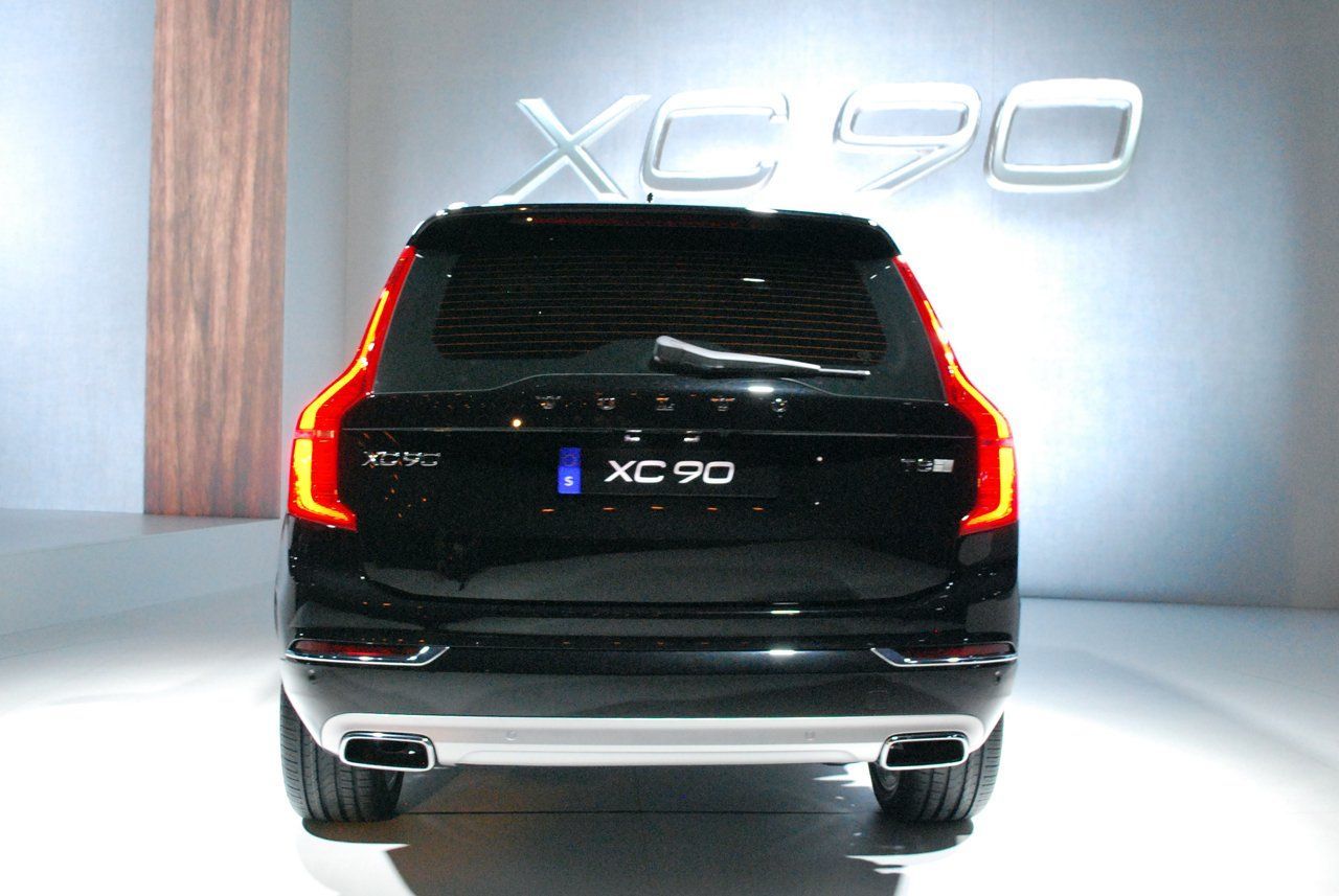 YEN 2015 VOLVO XC90'IN CANLI RESM GALERS