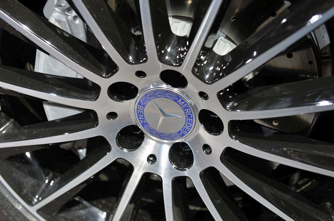 YEN MERCEDES C SERS DETROT RESM GALERS