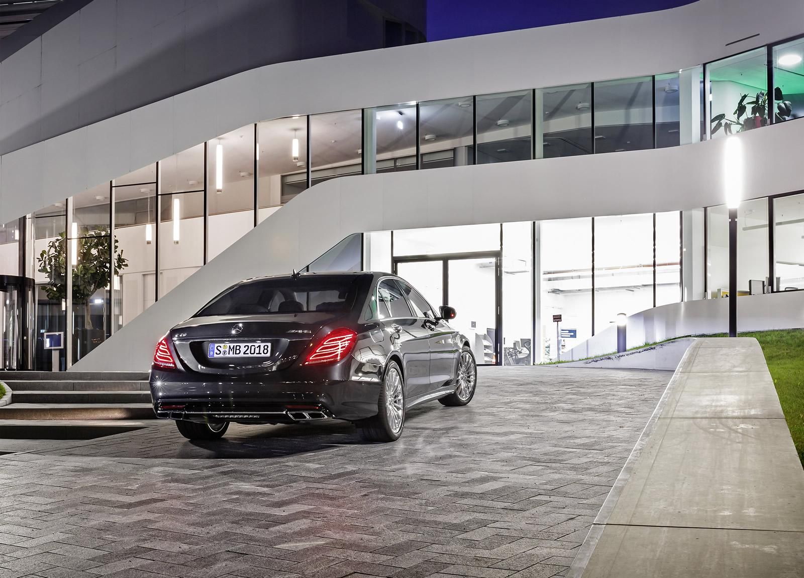 YEN MERCEDES S65 AMG RESM FOTORAF GALERS