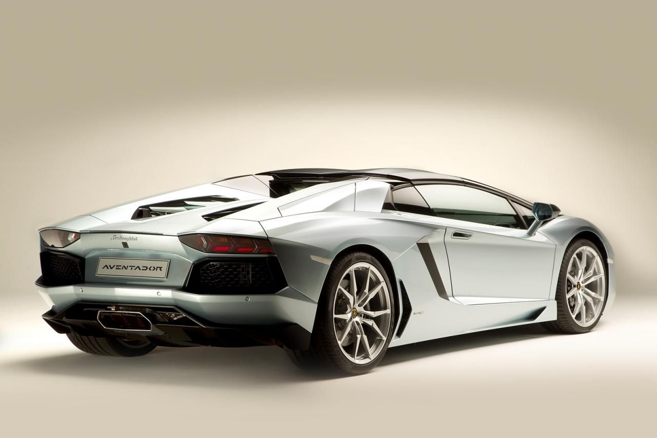 LAMBORGHN AVENTADOR ROADSTER GALER