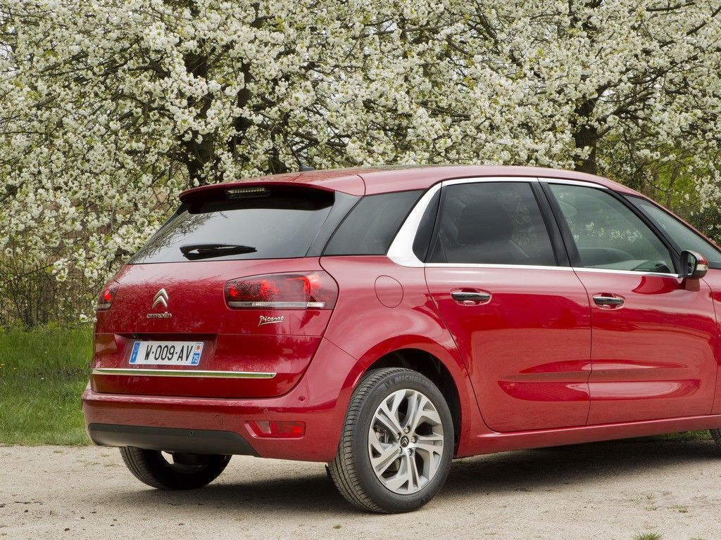 Yeni Citroen Picasso ile Renault Scenic Karlatrma Resim Galerisi